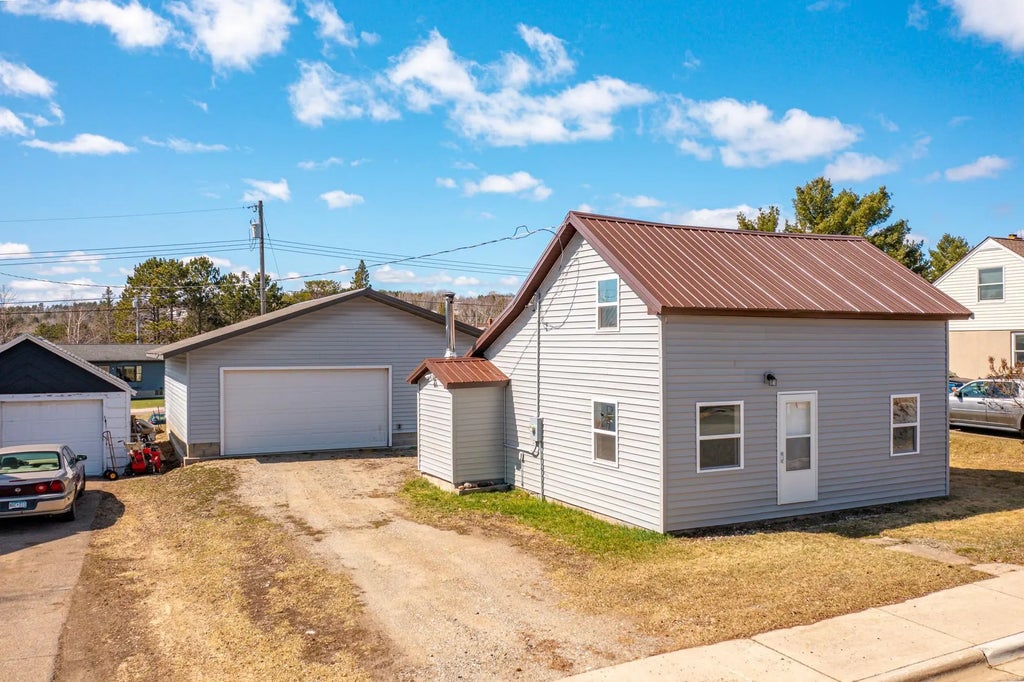 25 4th Avenue, Soudan