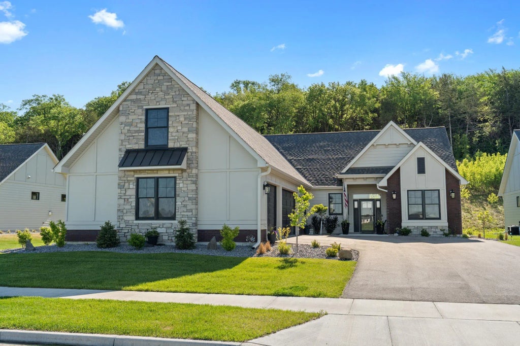 2467 Sydney Lane, Hudson