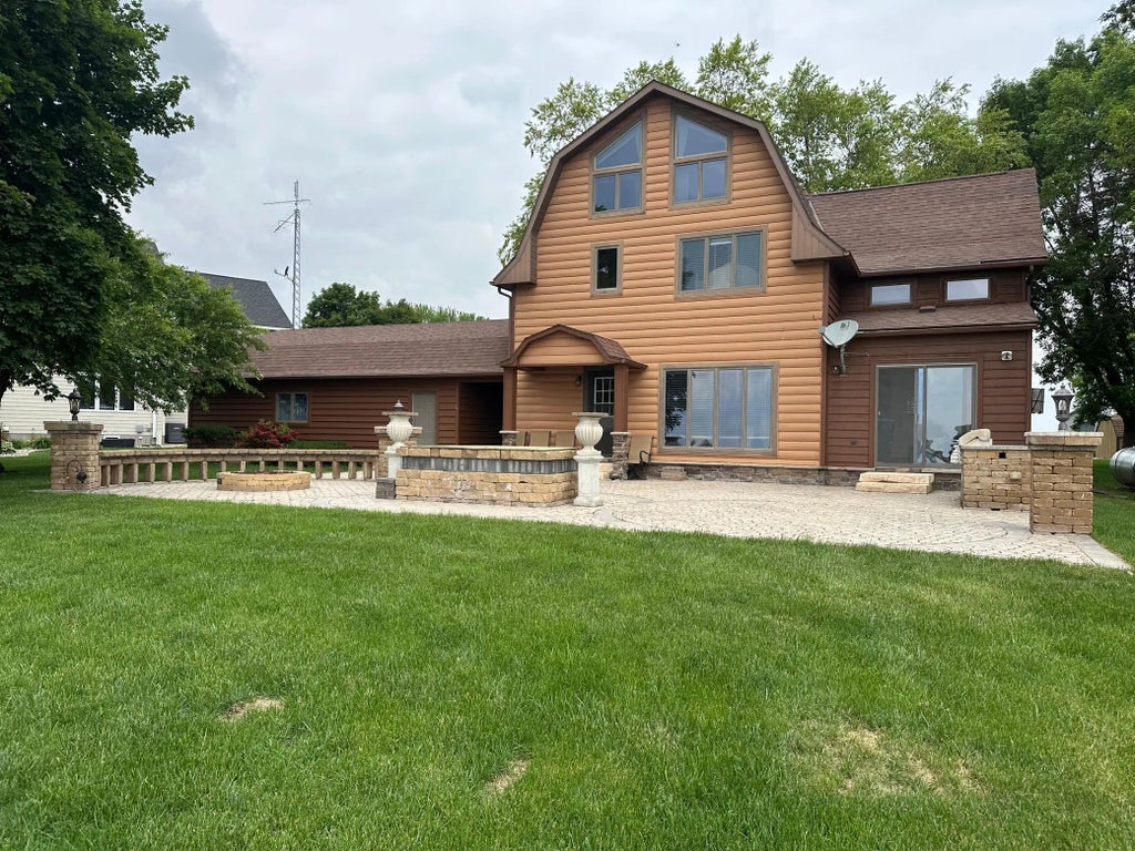 70 Lakeview Drive, Slayton