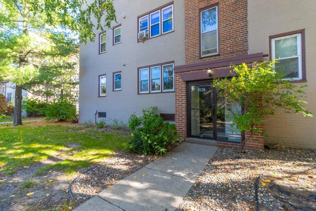 3128 W Bde Maka Ska Boulevard 415, Minneapolis