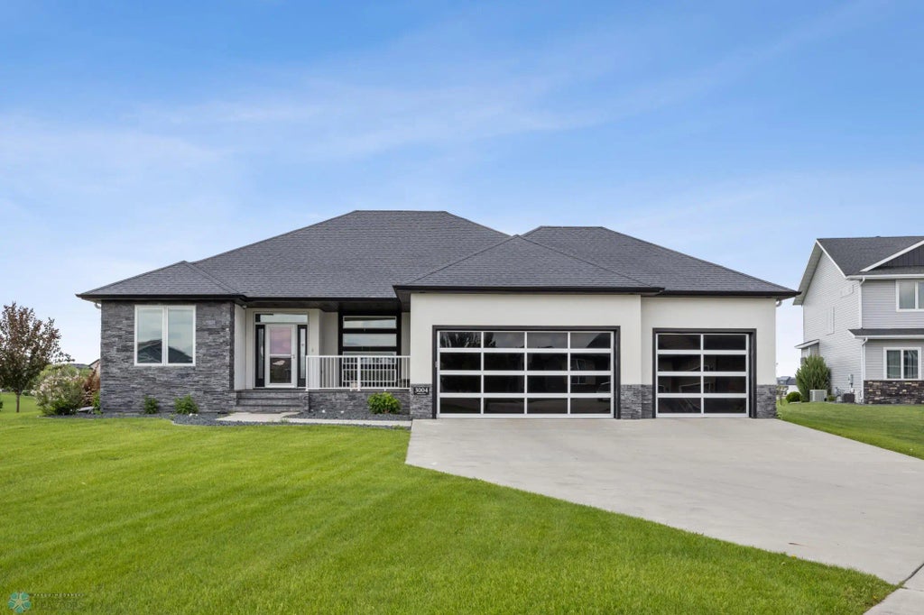 3004 6th Street E, West Fargo