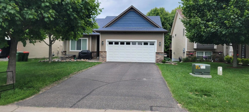 12383 Midway Circle Ne, Blaine