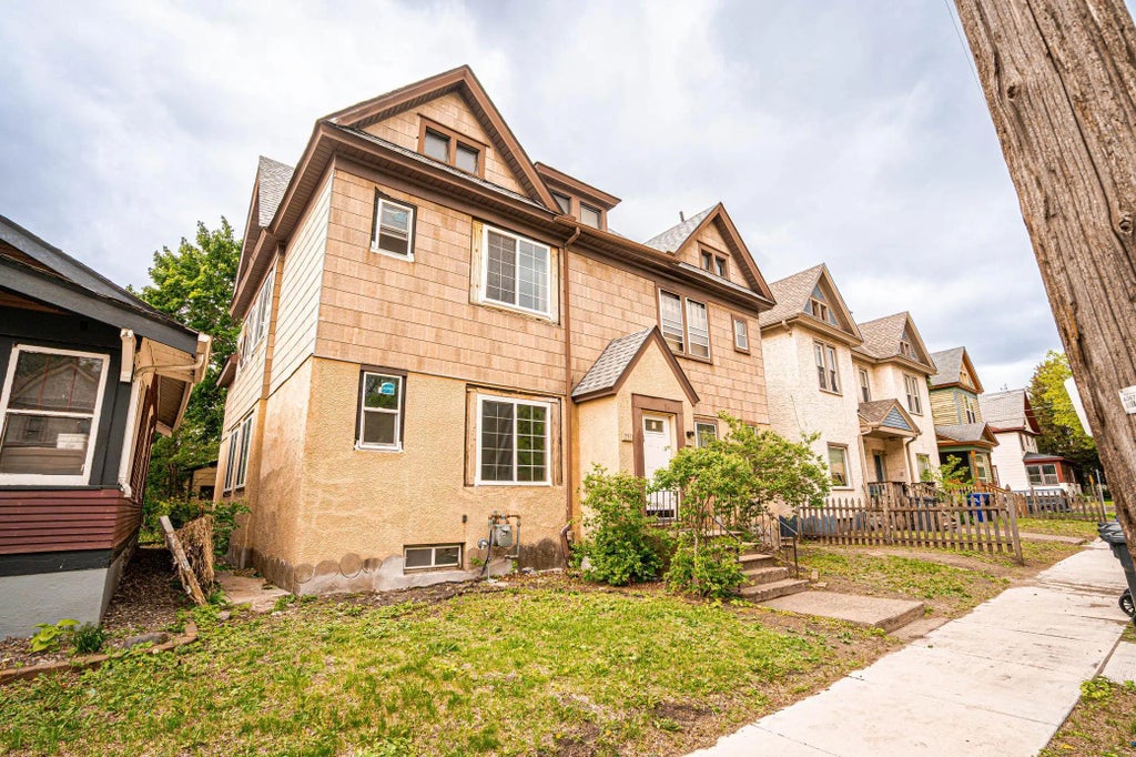 251 Maria Avenue, Saint Paul