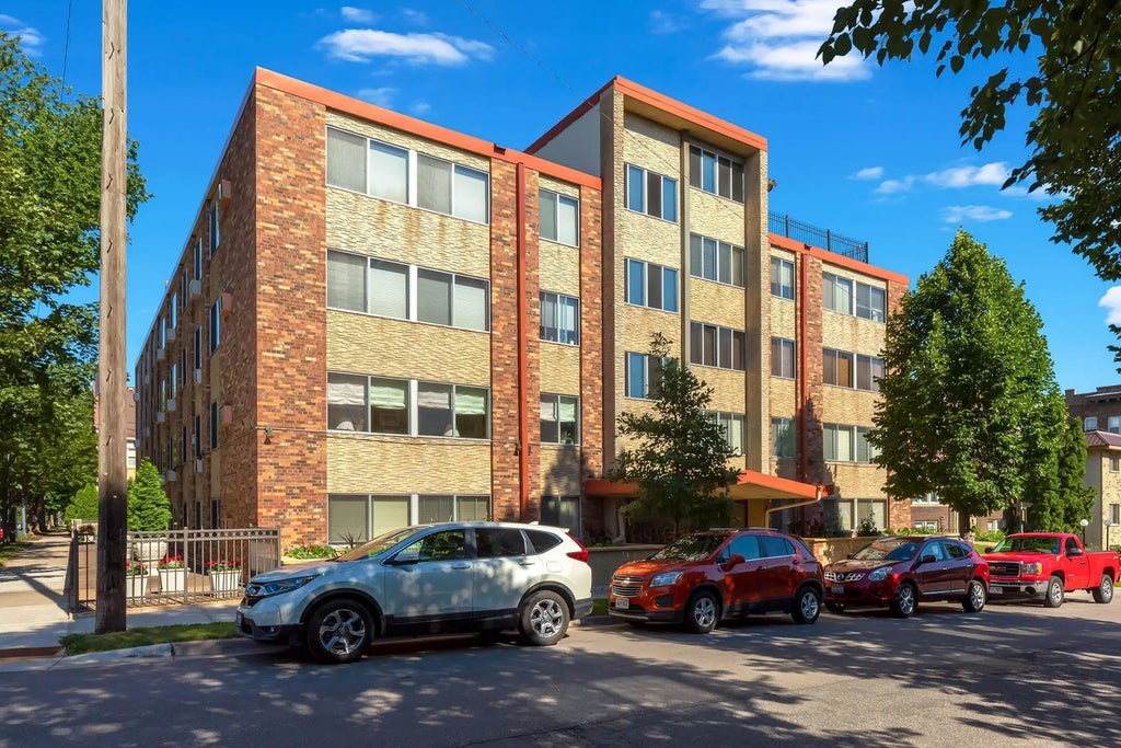 1901 Emerson Avenue S 104, Minneapolis