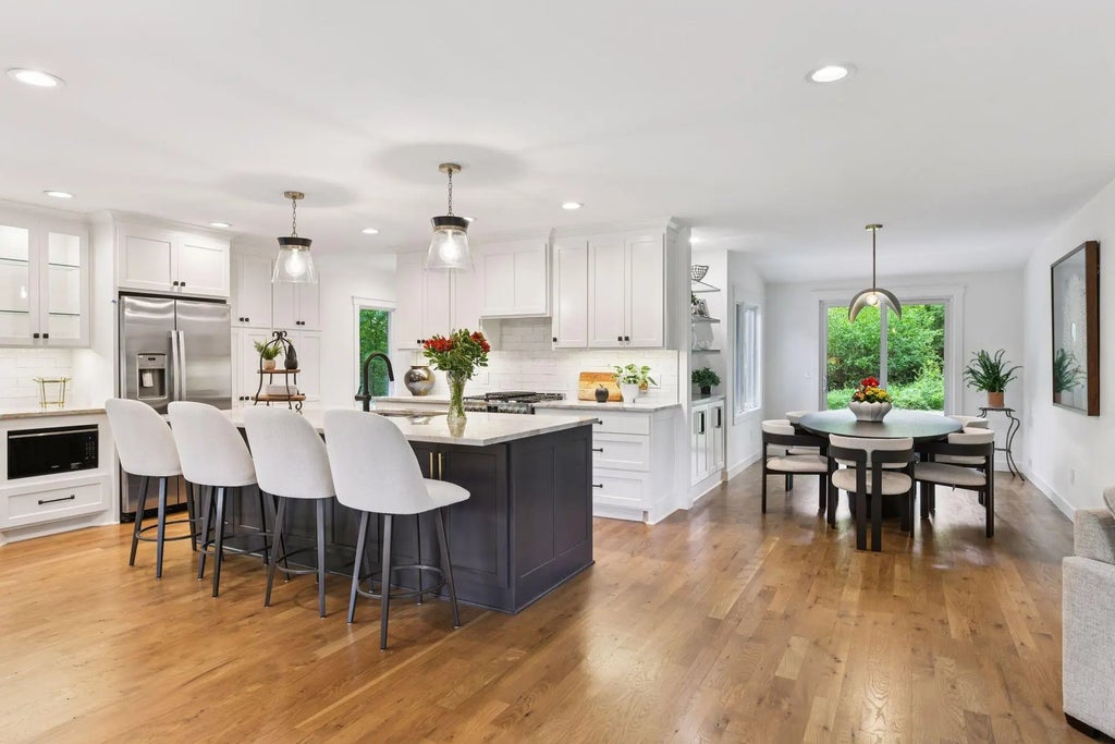 3930 Cottage Lane, Minnetonka