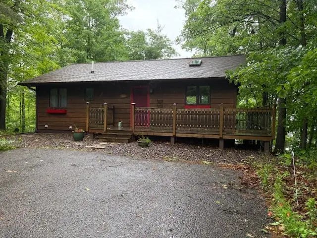 2225 Antler Lake Court, Milltown