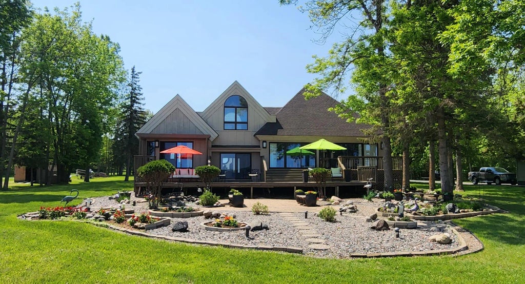 3263 County Road 20, International Falls