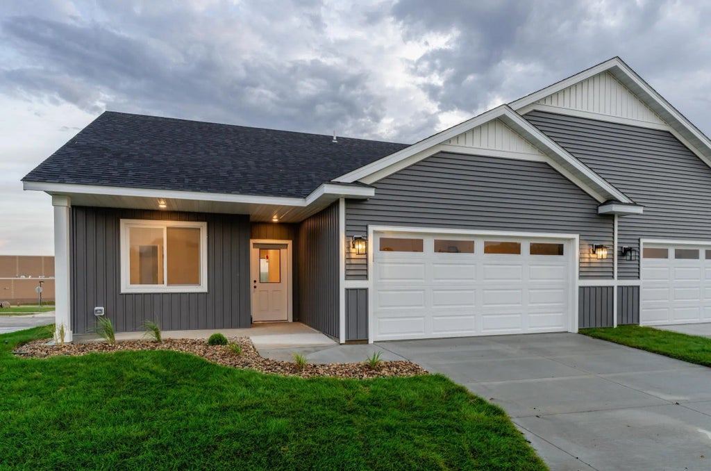 5523 Sundown Place Nw, Rochester