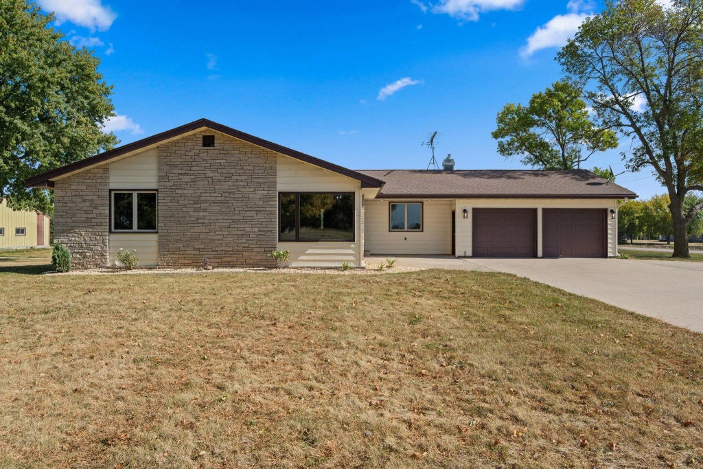 14096 Highland Drive, Woodville Twp