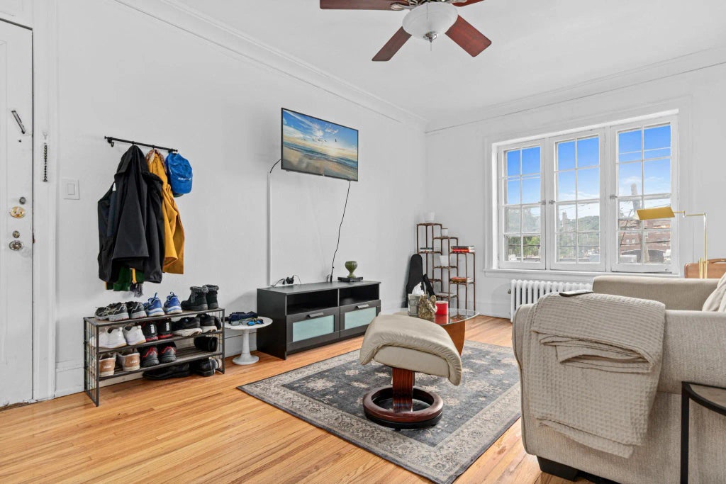 1820 1st Avenue S 208, Minneapolis