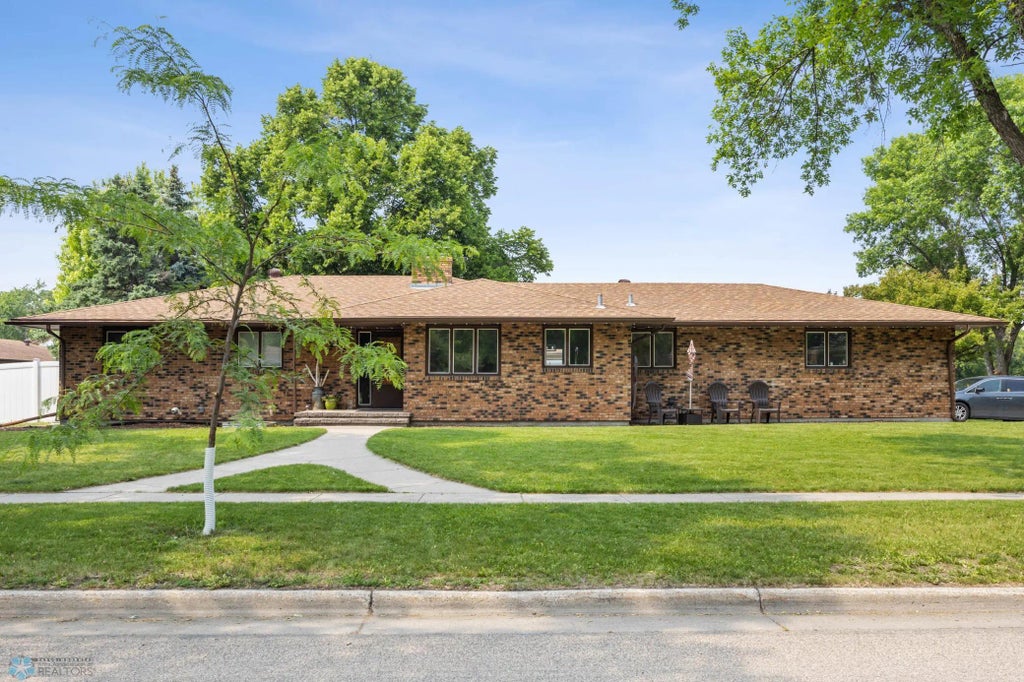 106 37th Avenue S, Moorhead