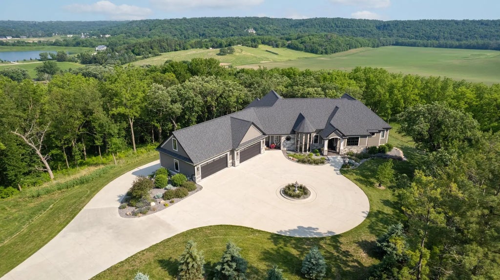 1500 Weatherhill Ridge Court Sw, Rochester