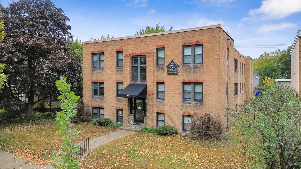 1631 Charles Avenue, Saint Paul