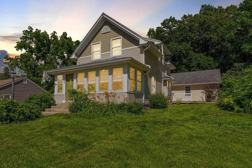 104 River Street, Jackson