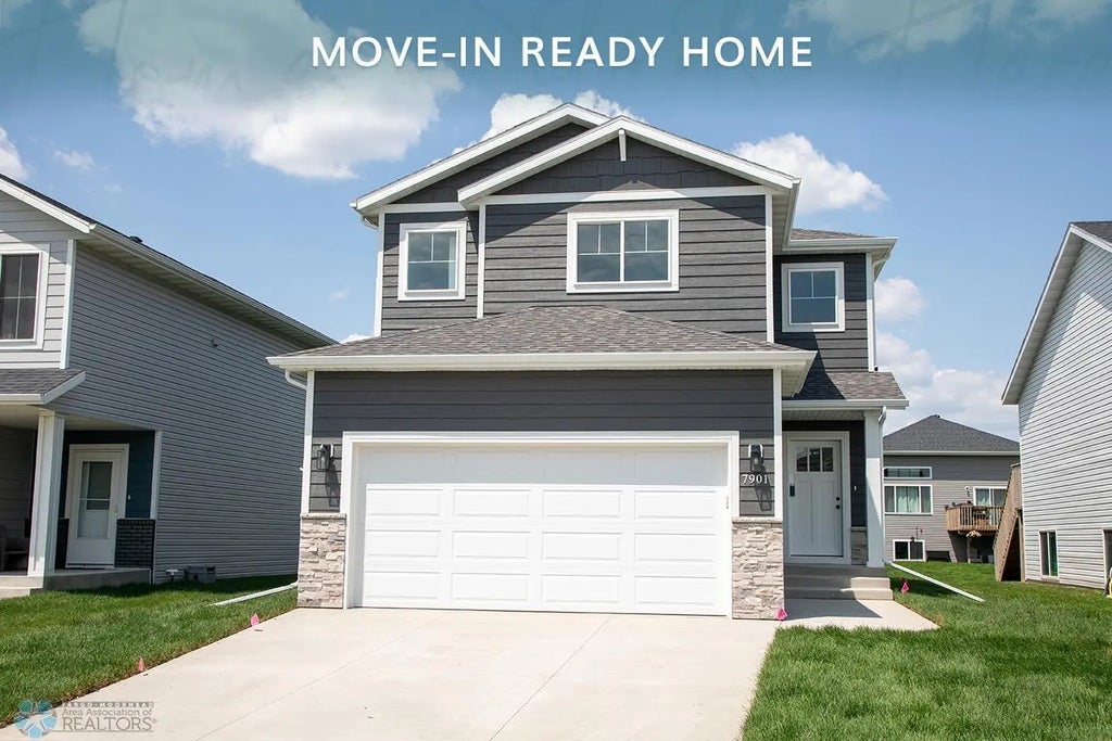 7901 Lost River Road, Horace