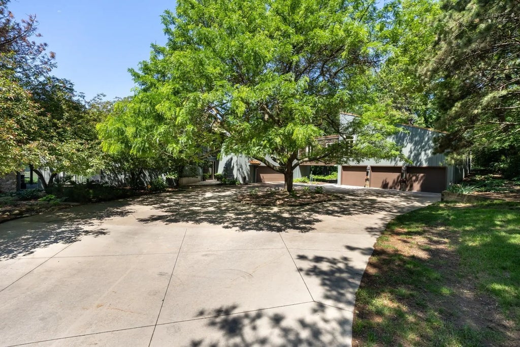 1409 Weatherhill Court Sw, Rochester Twp