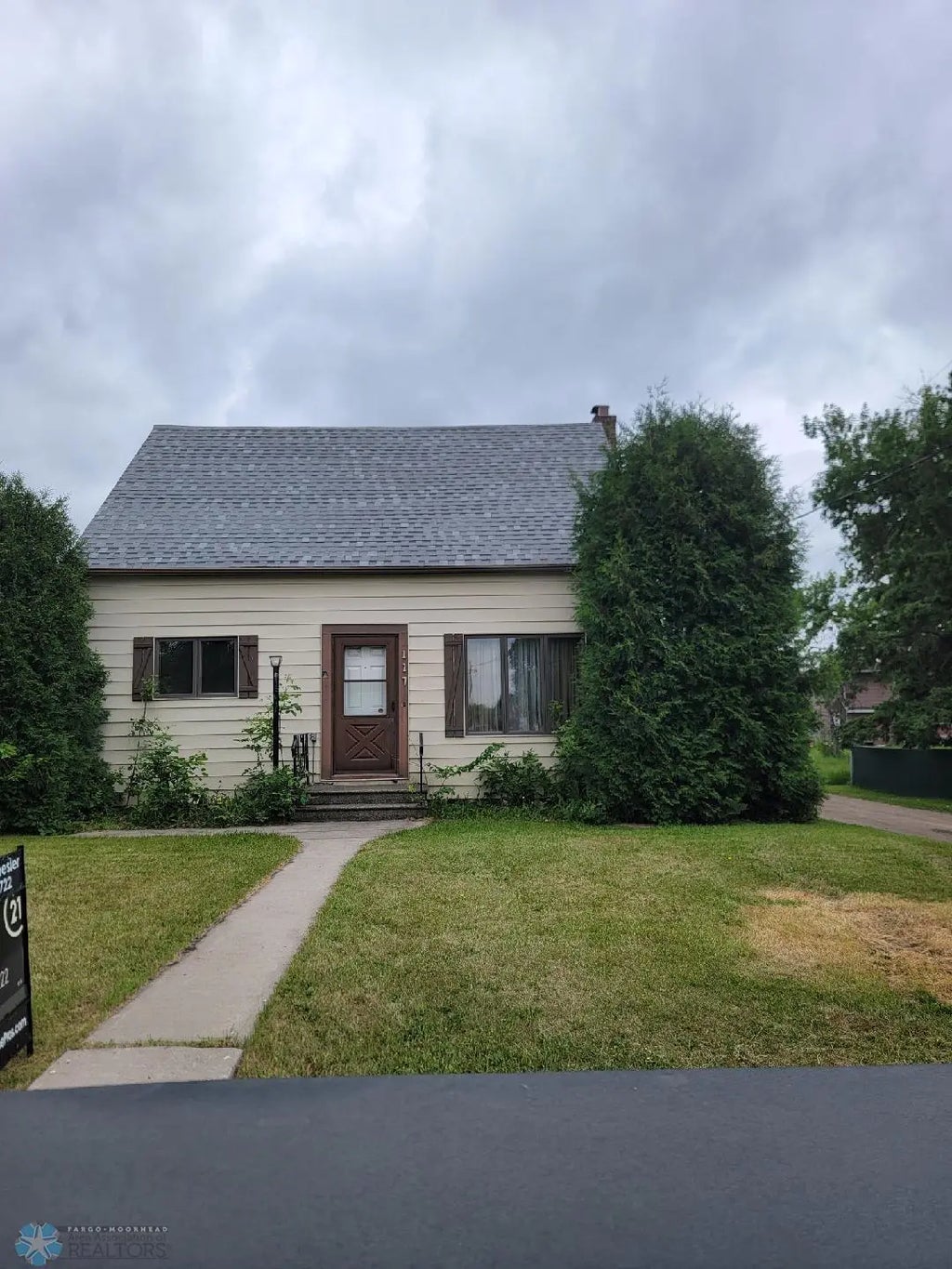 117 5th Street W, Halstad