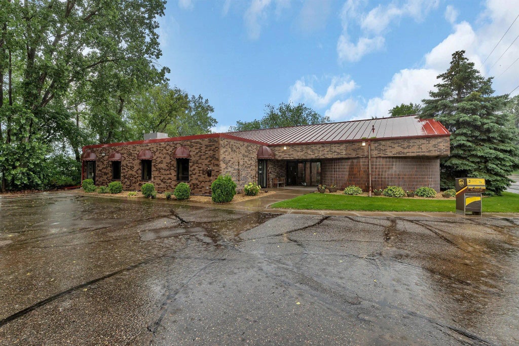 10 Riverside Avenue S, Sartell