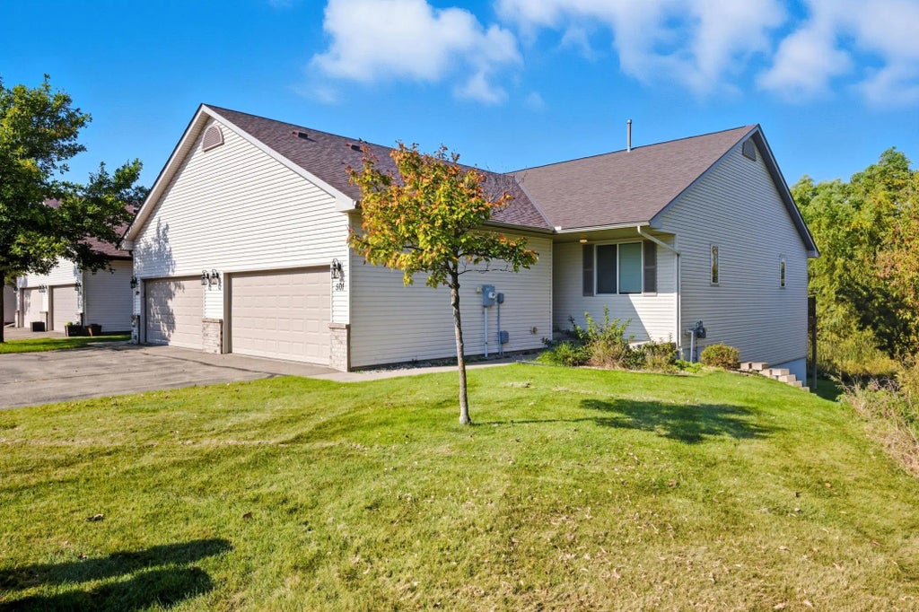 501 Meadow Lane, Norwood Young America