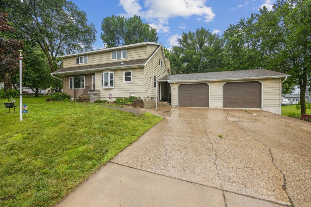 509 3rd Street S, Watkins