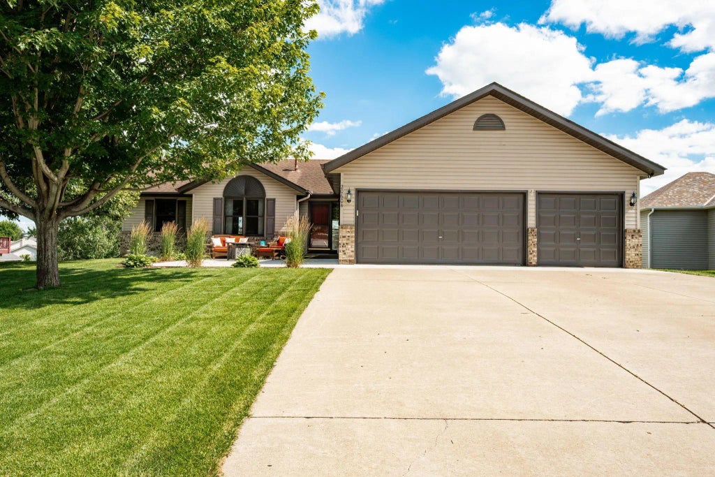 20604 Jasmine Path, Lakeville