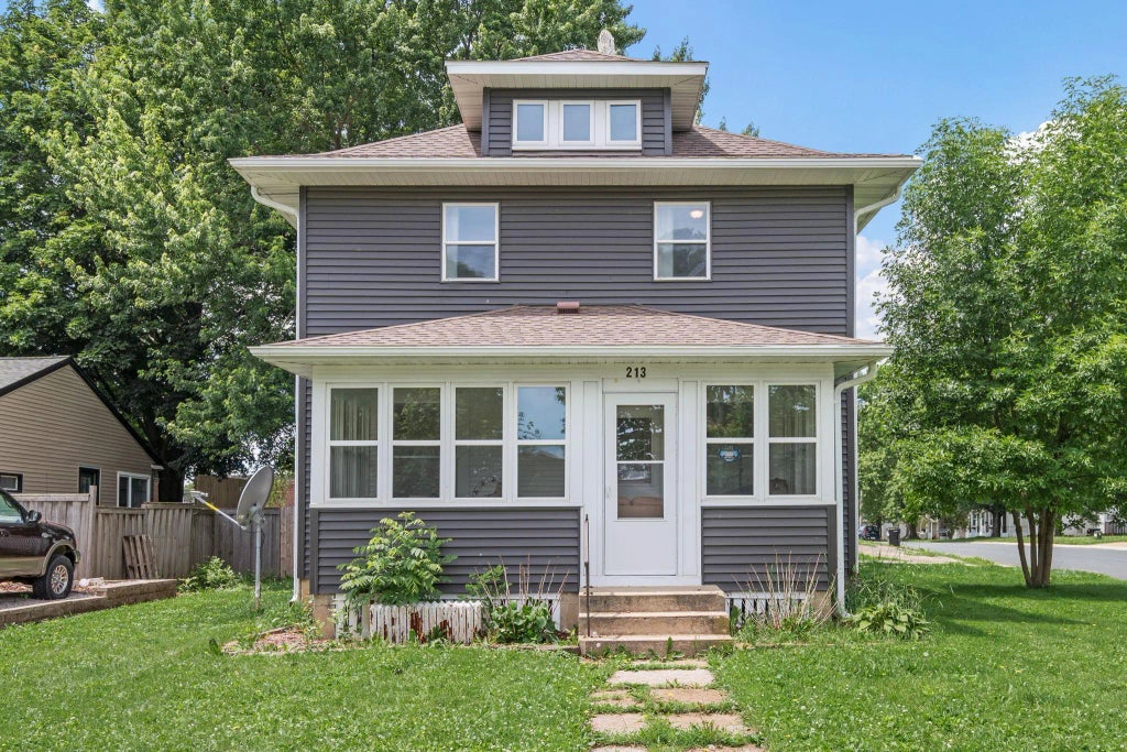 213 2nd Street Ne, Grand Meadow