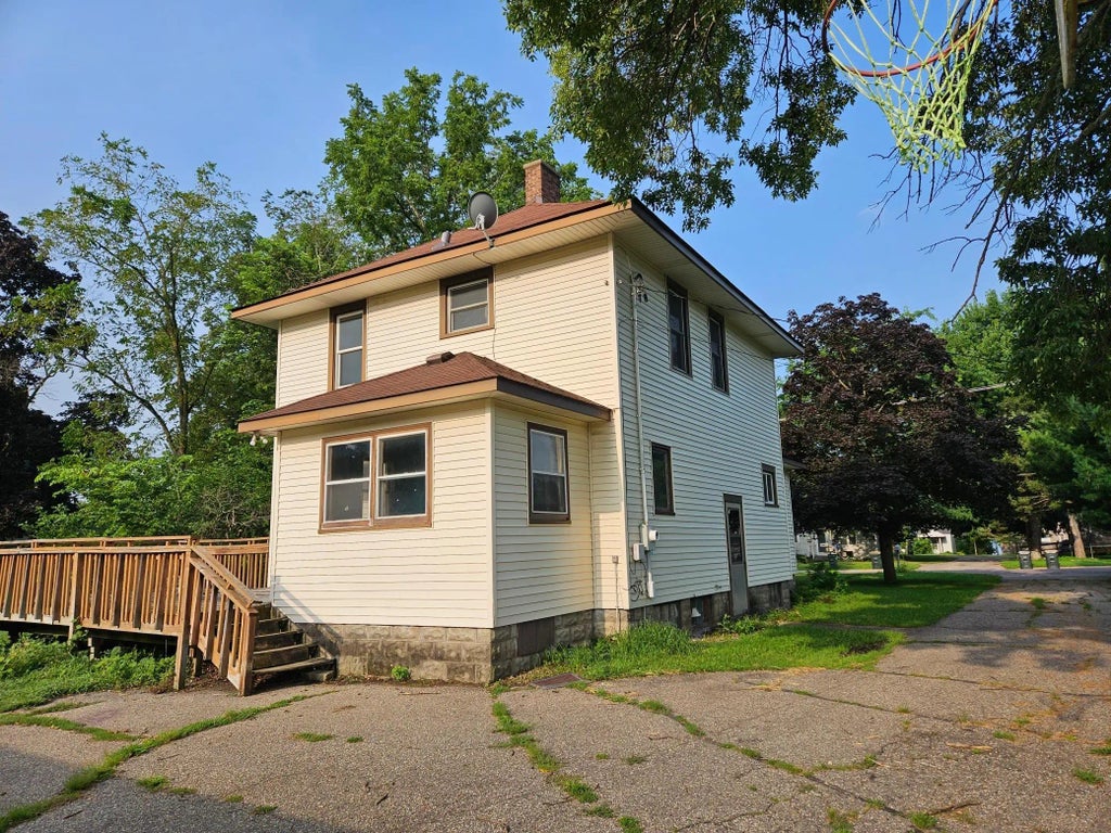 730 N 1st Street N, Waterville