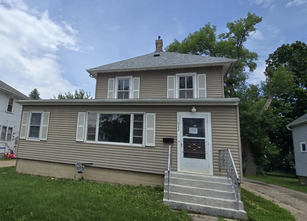 922 White Street, Jackson