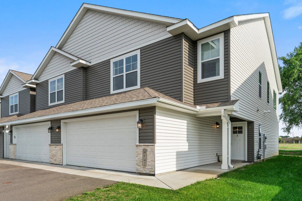 4142 228th Avenue Nw, Saint Francis