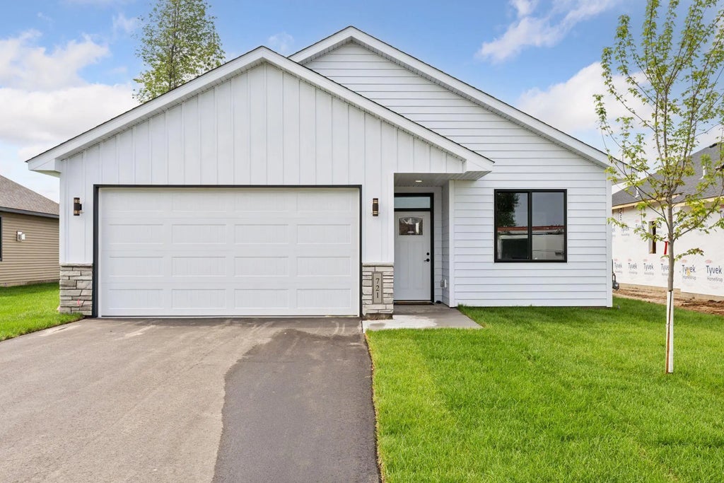 721 Margaret Lane Ne, Isanti
