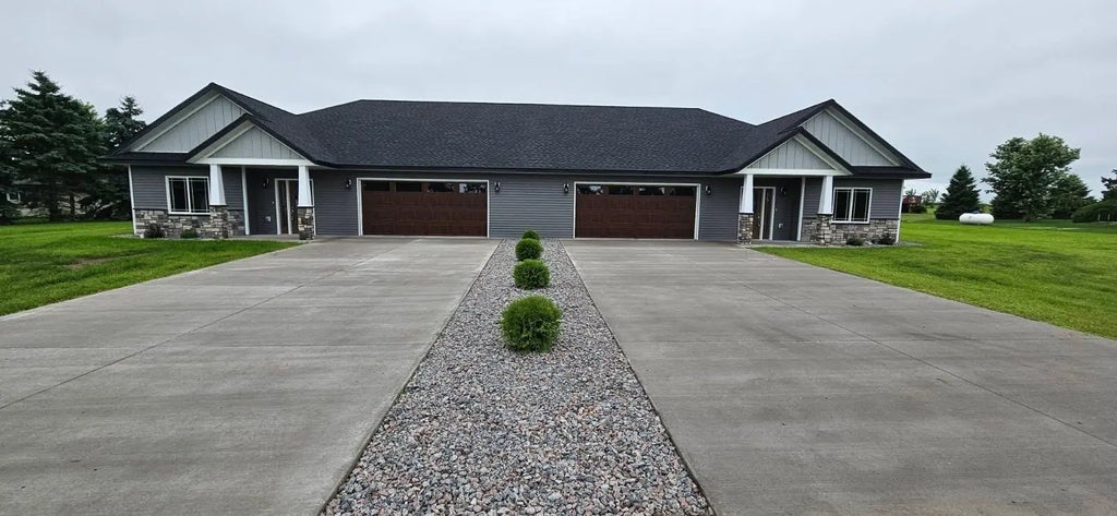 605 W Colfax Street, Parkers Prairie