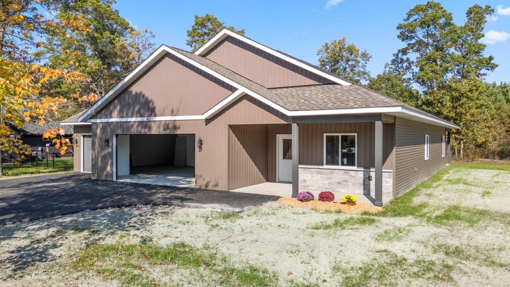 4680 Cedar Scenic Road N, Baxter