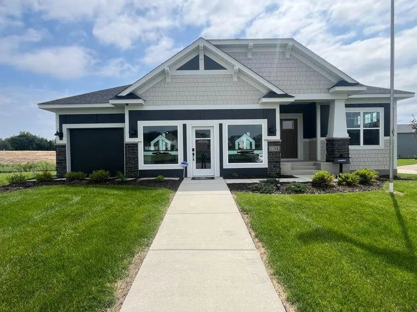 1198 Woods Creek Drive, Delano