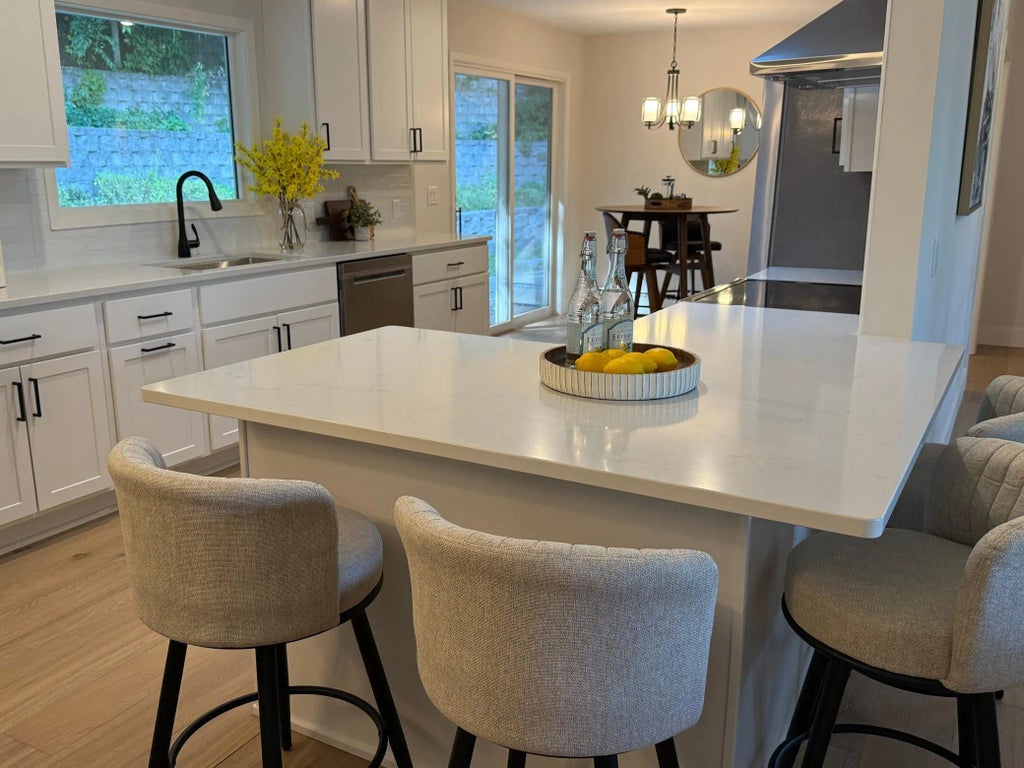 2611 Kyle Avenue N, Golden Valley