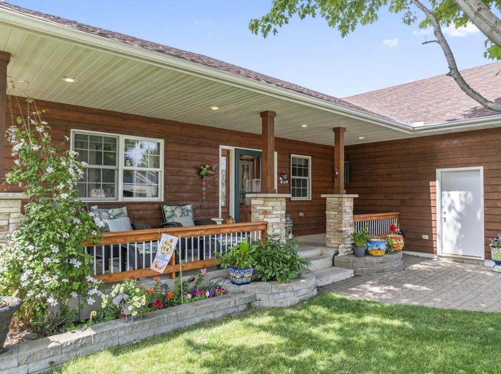 3110 8th Avenue Nw, Faribault