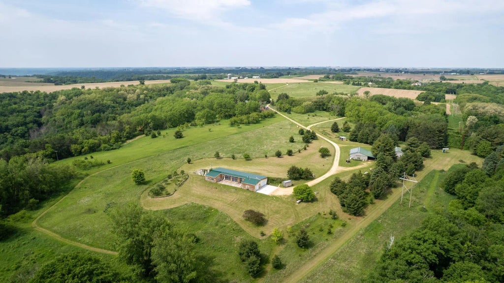 21555 699th Street, Wabasha