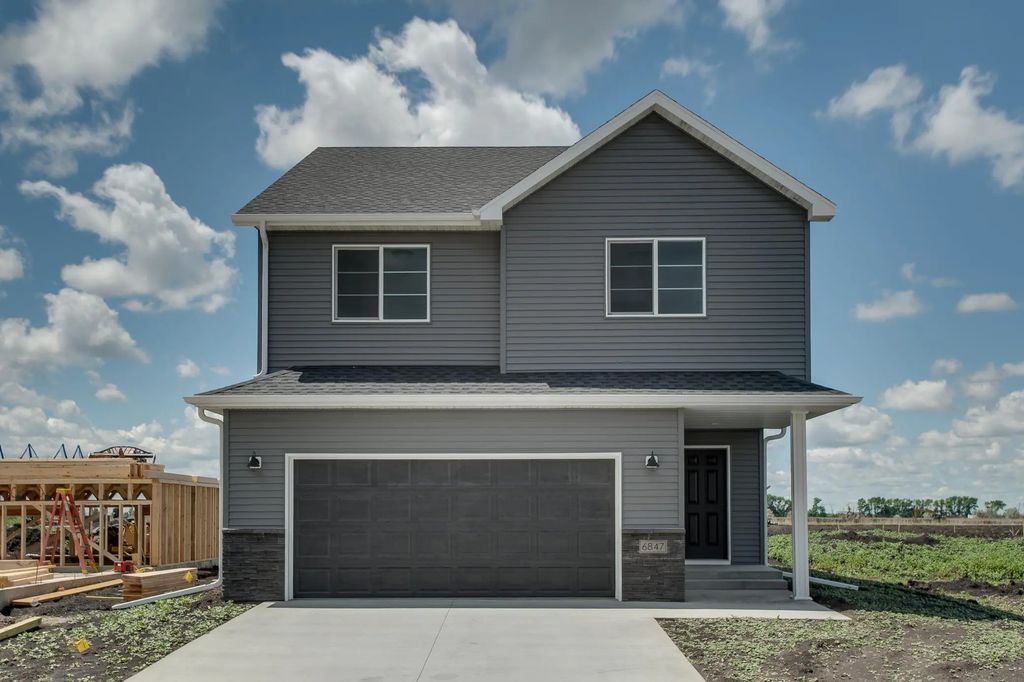 6847 Belding Drive S, Fargo