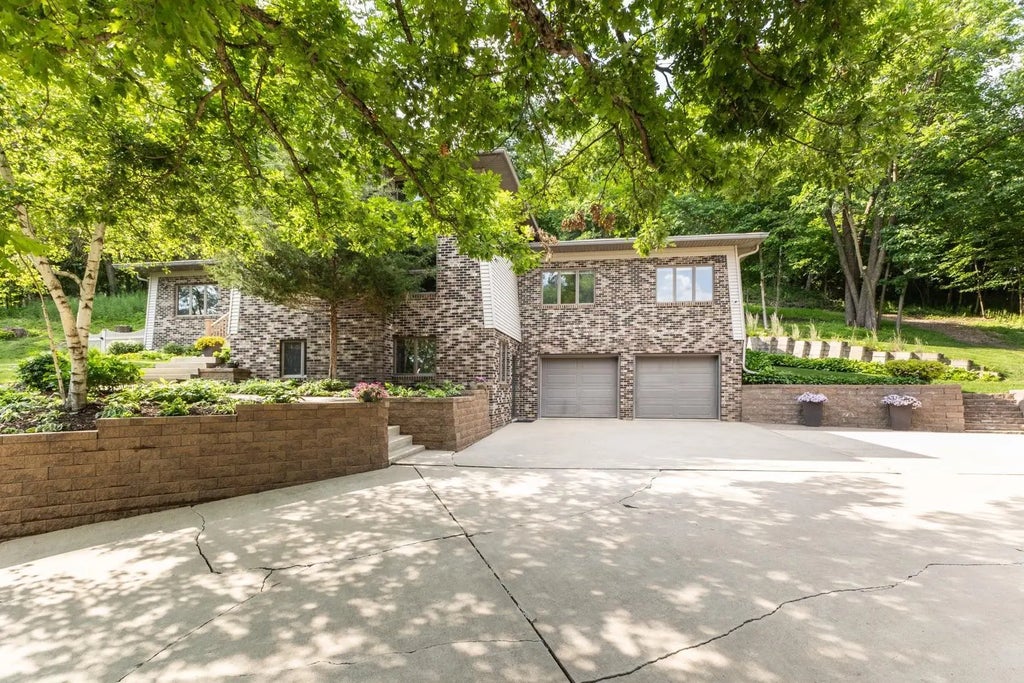 6317 Oak Meadow Lane Nw, Rochester