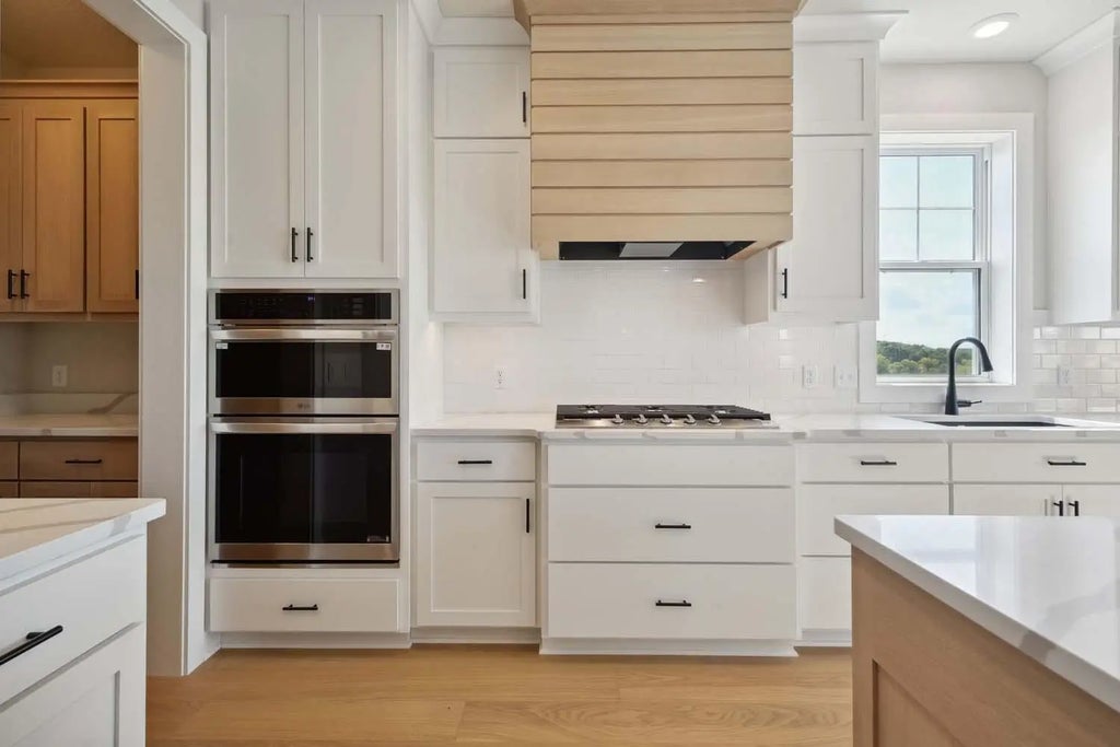 5890 Freeland Alcove N, Hugo