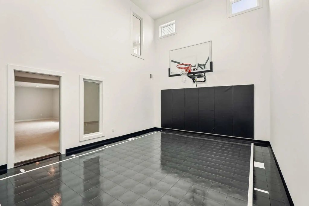 5830 Freeland Bay N, Hugo