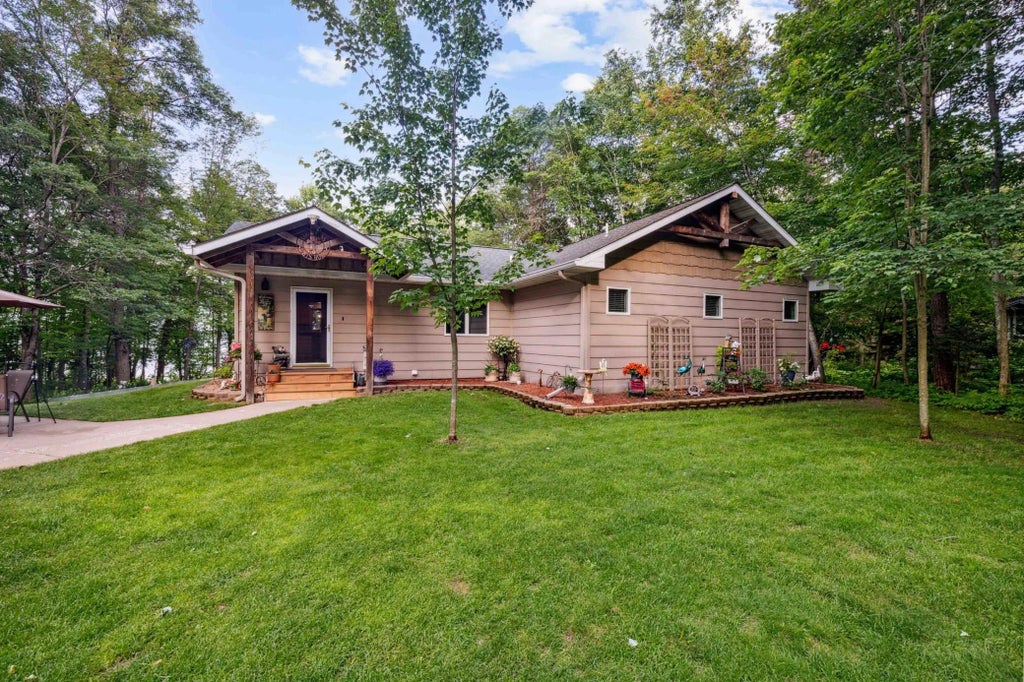 13632 Piney Lane, Mission Twp