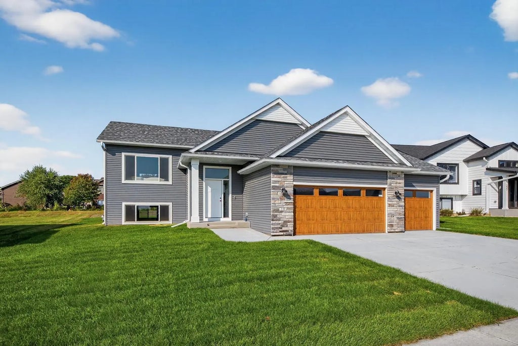 239 Stonelake Drive Se, Rochester