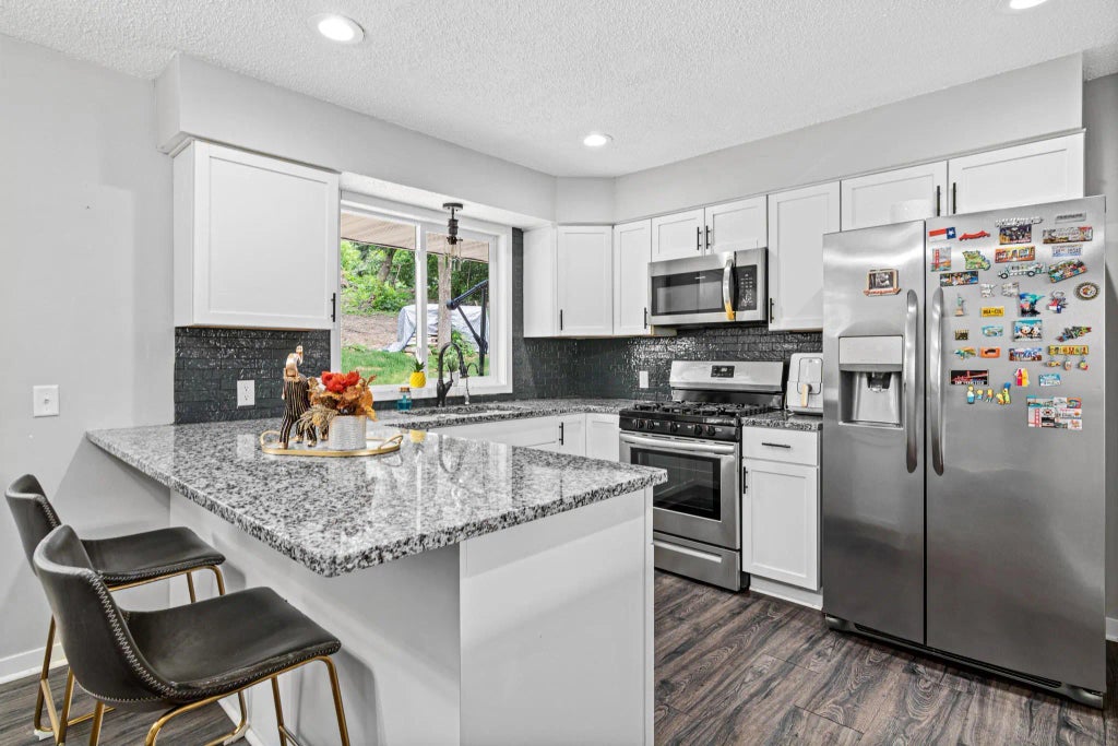 2200 Horizon Road, Burnsville