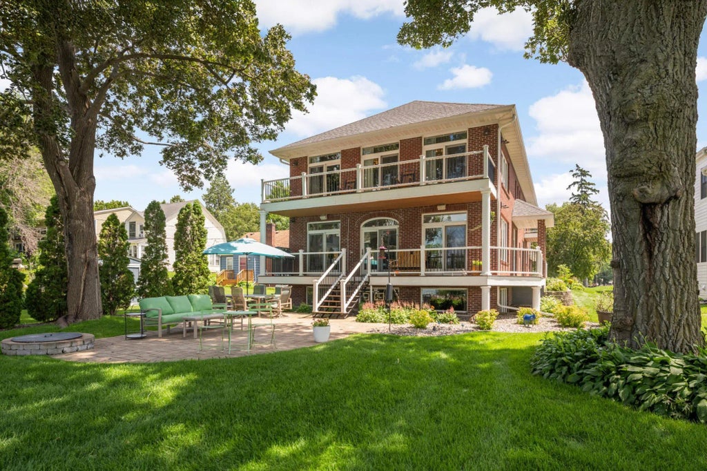 3890 Sunset Drive, Spring Park