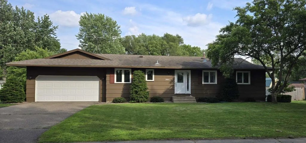 16660 Garland Way W, Lakeville