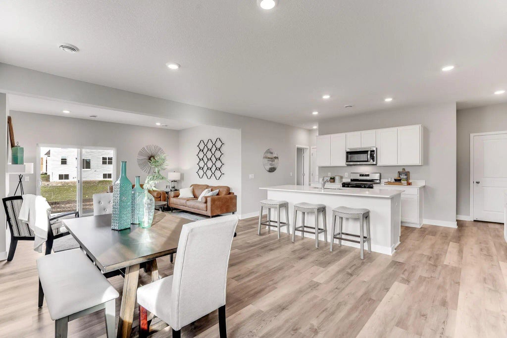 12802 Williams Court, Rogers