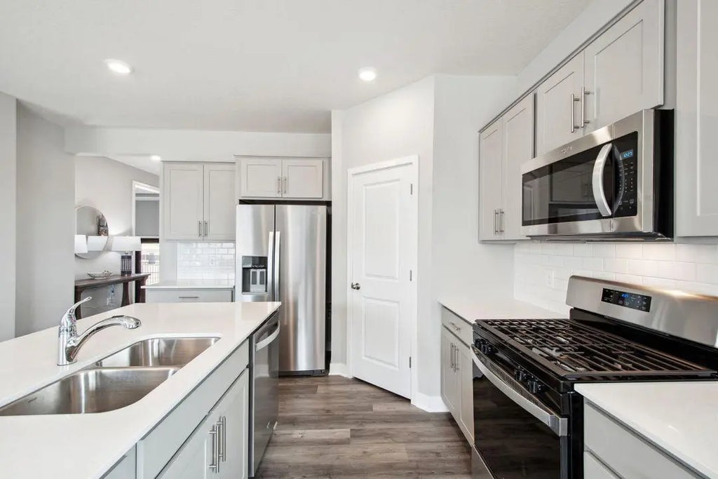 12583 Marshview Drive, Rogers