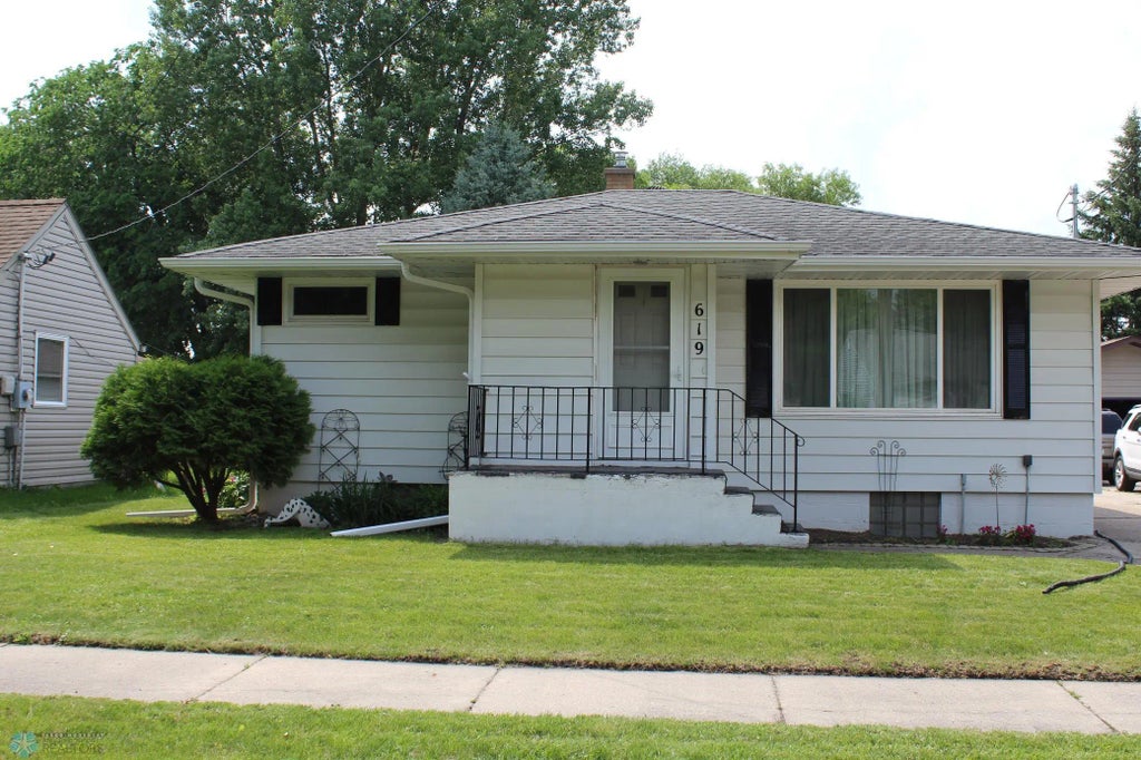619 15th Street N, Moorhead