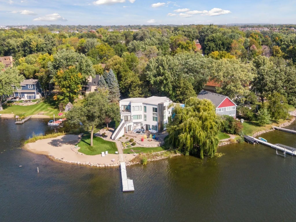 9235 Lake Riley Boulevard, Chanhassen