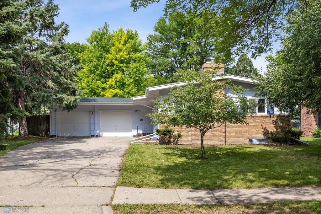 2309 9th Street S, Fargo